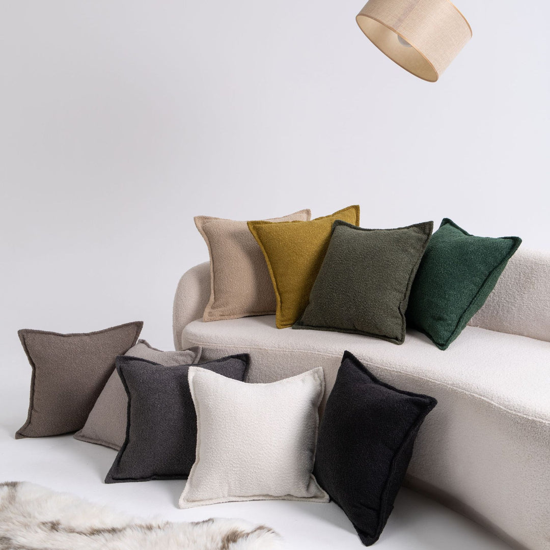 Kvinnens kosepute med moderne strukturell design Luvikno