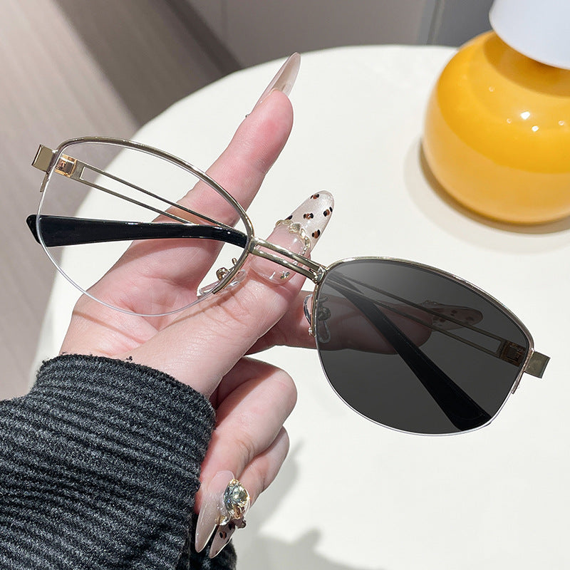 Dame stilige briller med moderne metallramme Luvikno