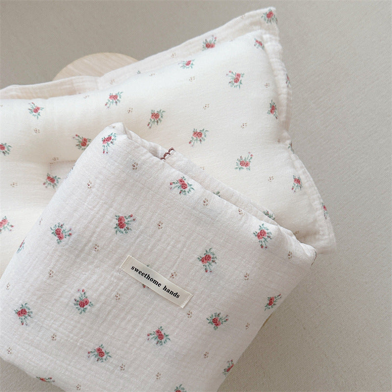 Unisex koselig muslinteppe med elegant blomstermønster Luvikno