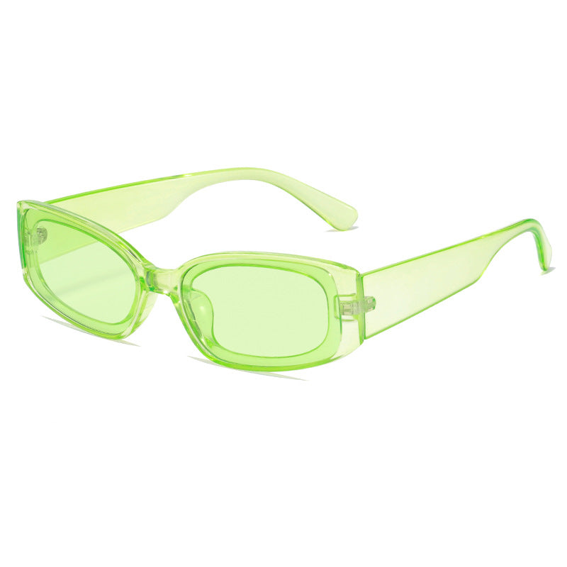 Dame moteriktig solbrille i futuristisk design Luvikno