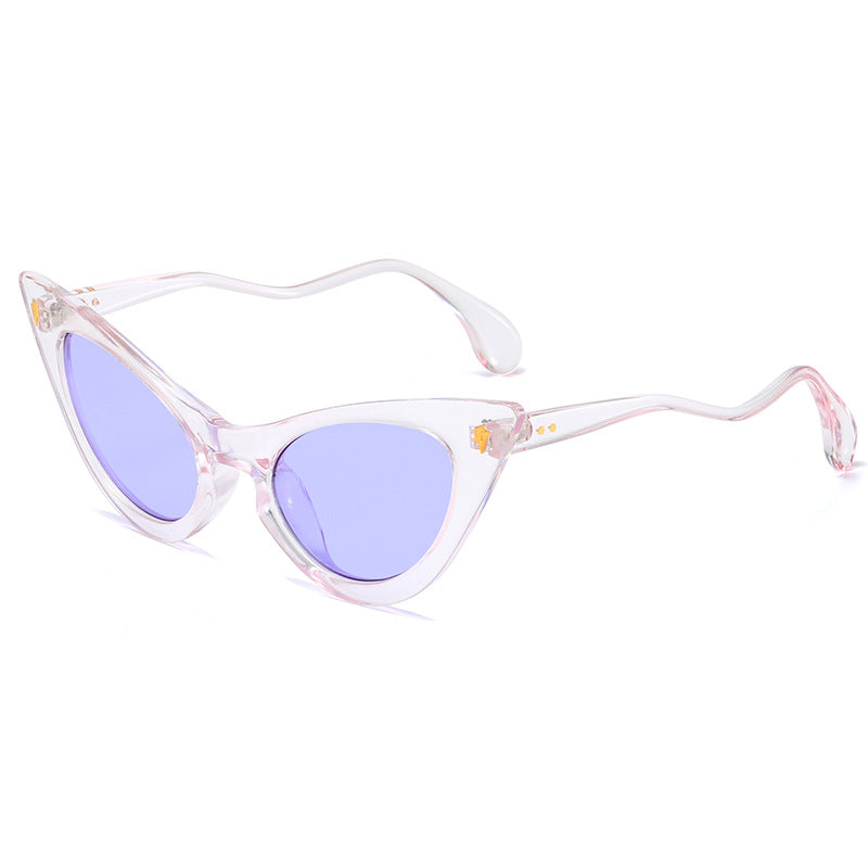 Dame Cat-Eye solbriller med speilte linser og elegant detalj Luvikno