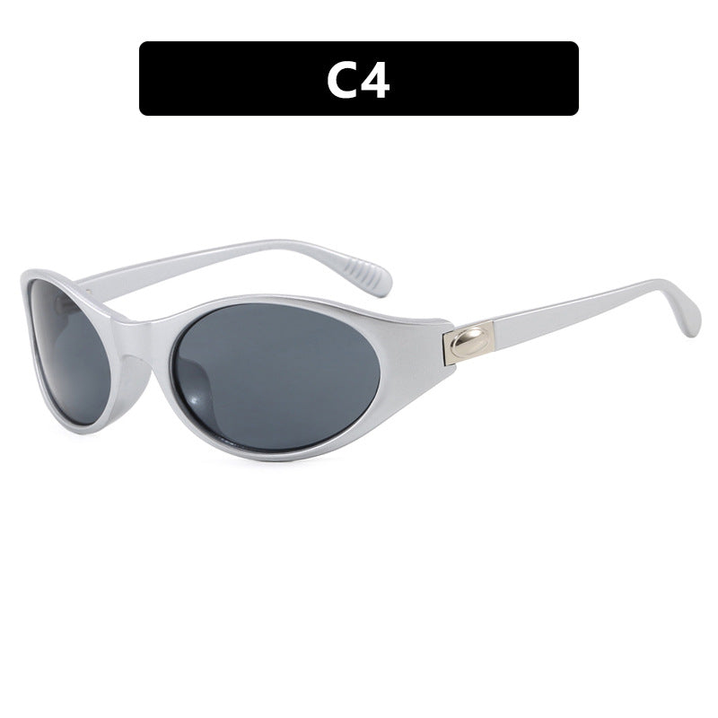Dame stilfull solbrille i elegant ovalt design med beskyttende UV-filter Luvikno