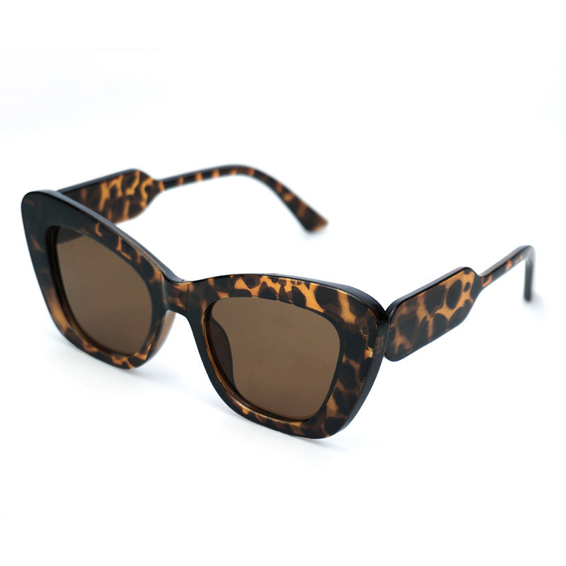 Dame Cat-Eye solbriller med stilige detaljer Luvikno