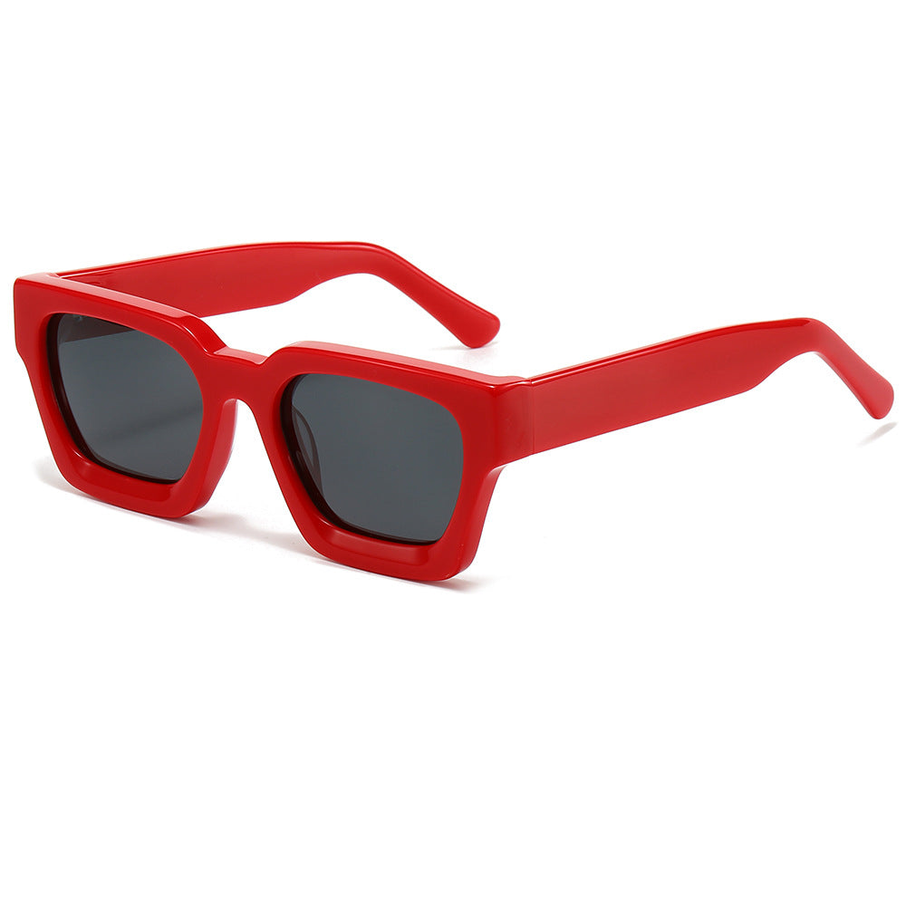 Dame designer solbrille med moderne, kvadratisk ramme og UV-beskyttelse Luvikno