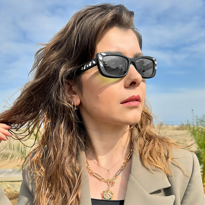 Dame moteriktig solbrille med krystallpynt Luvikno