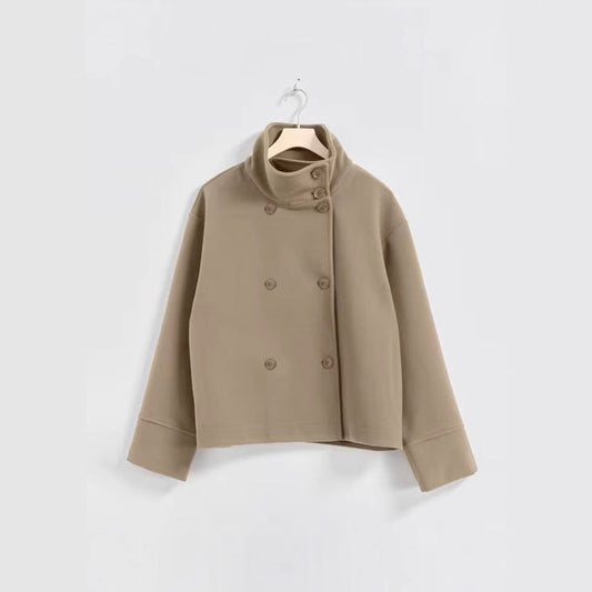 Naisten muotitietoinen lyhyt takki korkealla kauluksella ja kaksinkertaisella nappilistalla Luvik