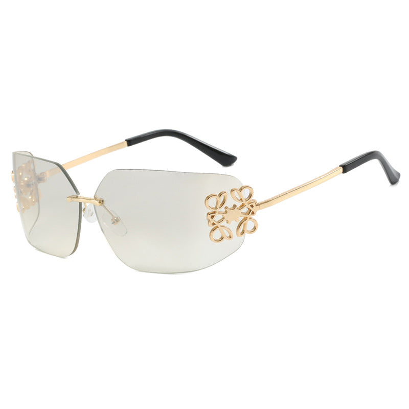 Damer ekstravagant utformet solbrille med elegante dekorasjoner Luvikno