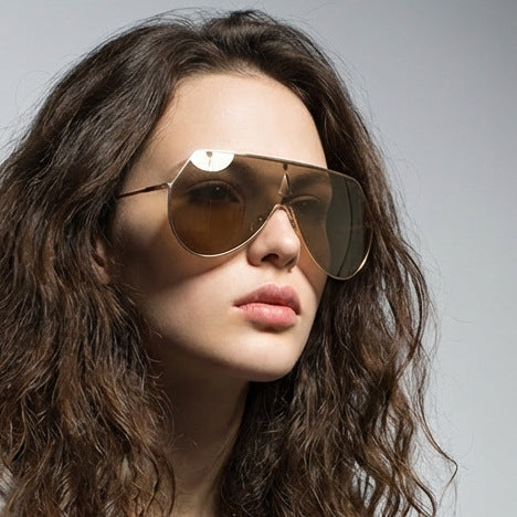 Dame futuristisk oversized solbriller med beskyttende metallramme Luvikno