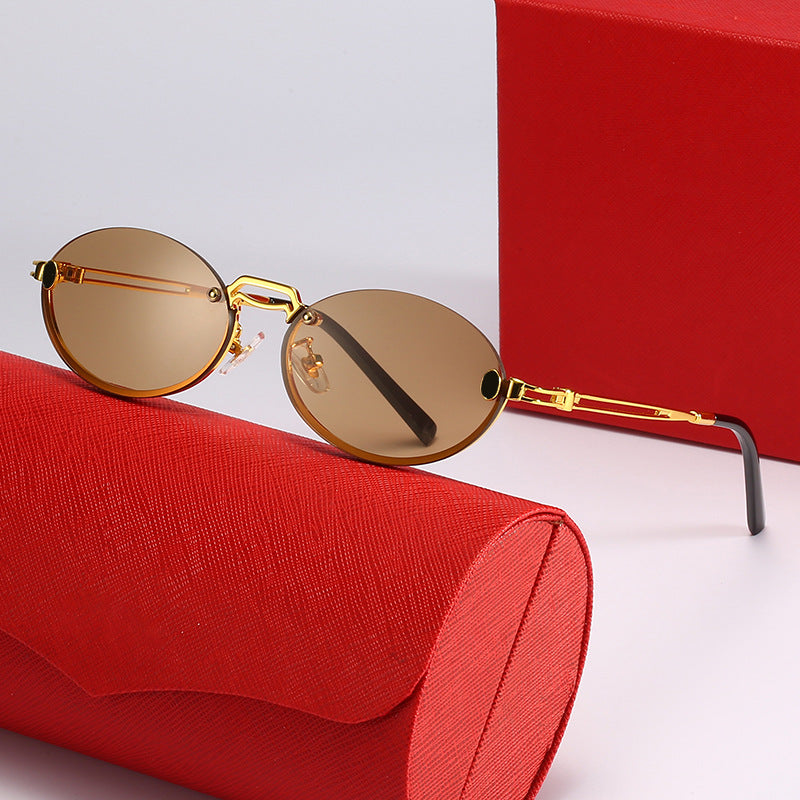 Dame moteriktig solbrille med filigran metallramme og stilleggende design Luvikno