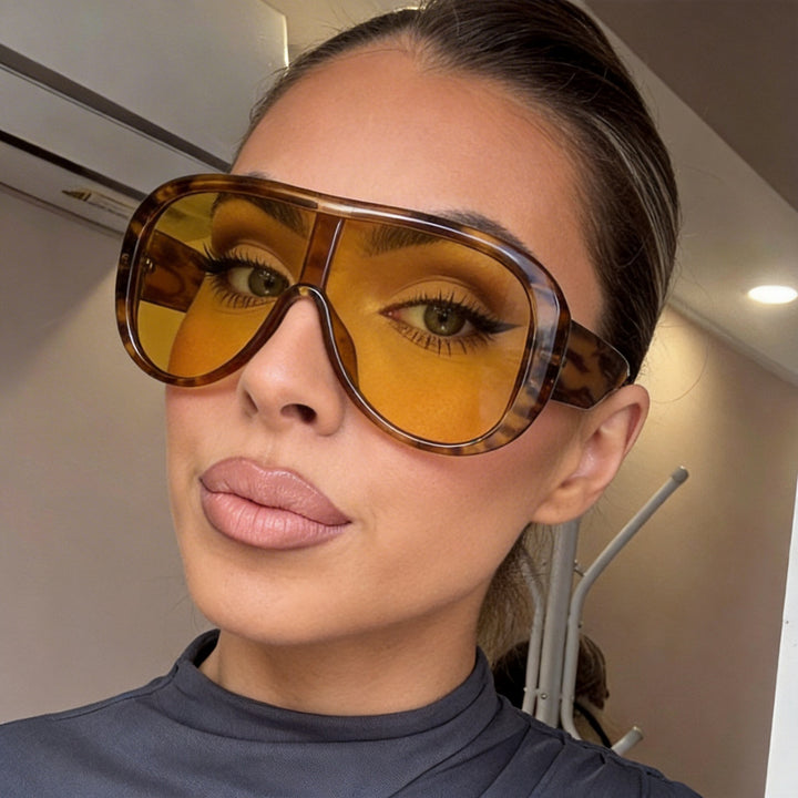 Dame oversized sports solbrille i retro-inspirert design Luvikno