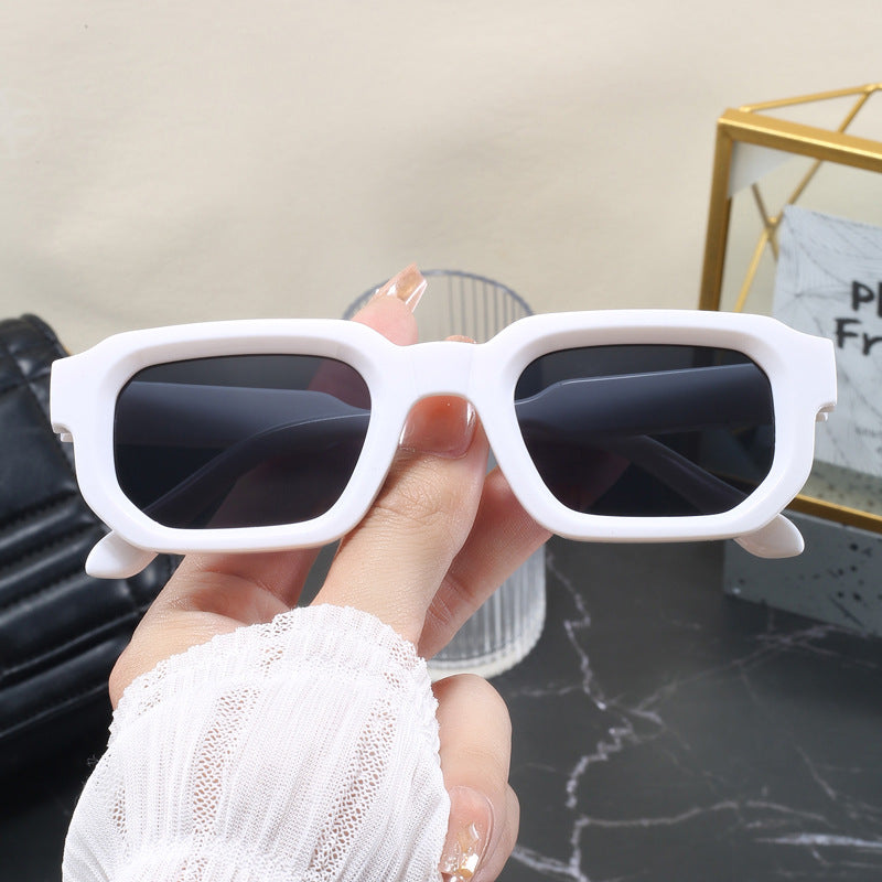 Dame moteriktig firkantet solbrille med klar ramme Luvikno