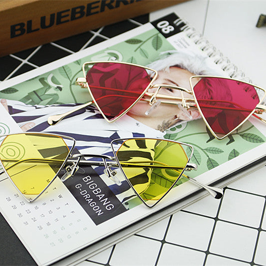 Dame geometrisk solbrille med elegant metallramme Luvikno