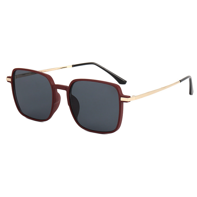 Dame moteriktig oversized solbrille med eksklusive metall-detaler Luvikno
