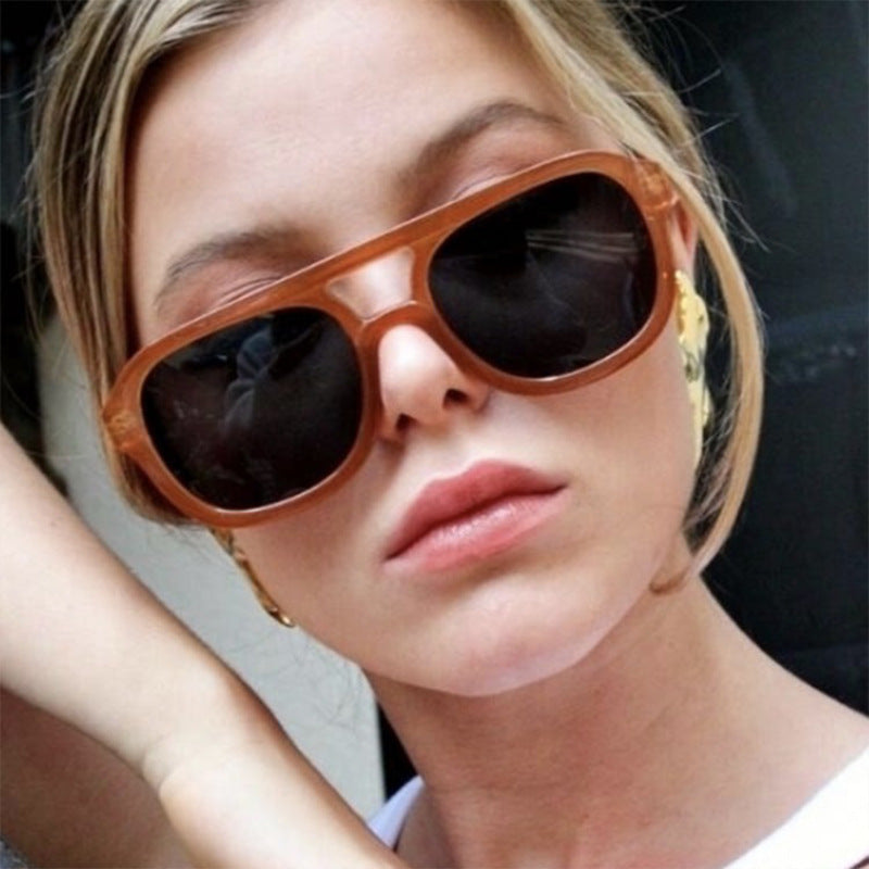 Dame modisch sport solbrille med bred, fleksibel ramme Luvikno