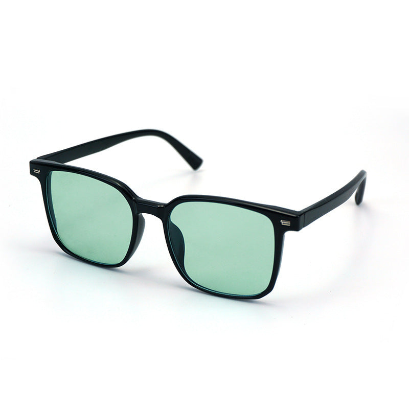Dame Kvadratisk Solbrille med moderne aksenter Luvikno