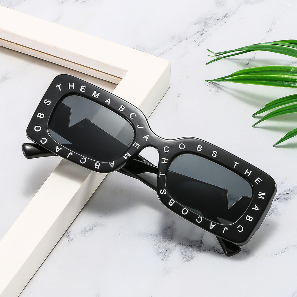 Dame Stilig oversized solbrille med unikt ramme Luvikno