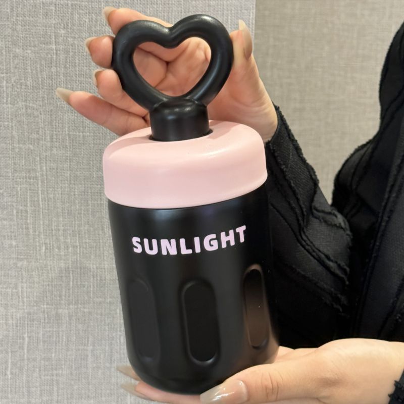 Damen praktische Trinkflasche mit Herzgriff Luvikno
