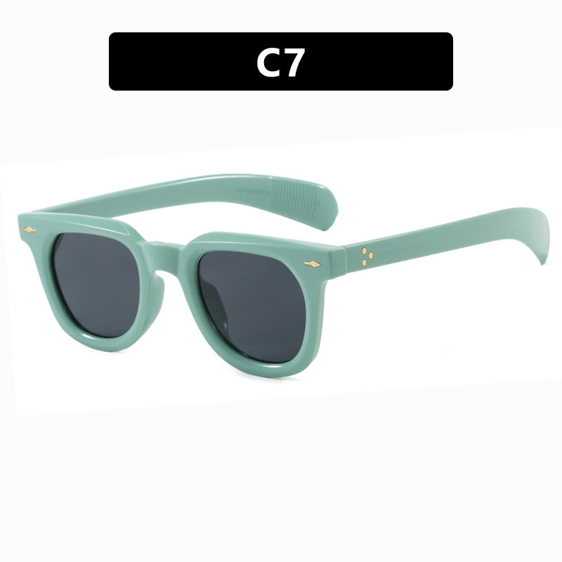 Dame modische solbrille i trendy design med elegant ramme Luvikno