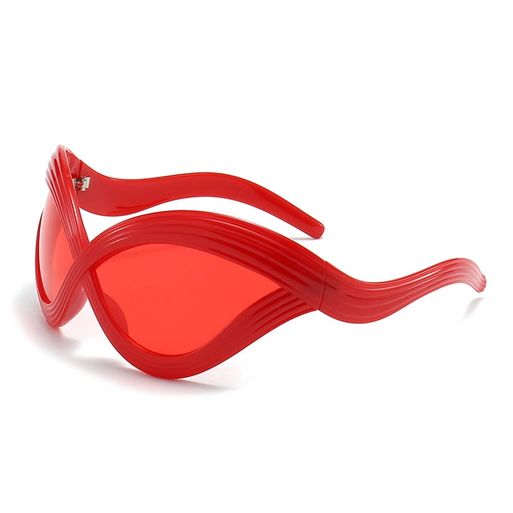 Dame ekstraordinær solbrille med buet design Luvikno