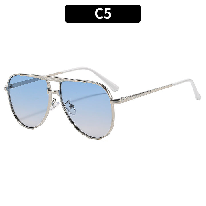Dame solbrille i elegant pilotdesign Luvikno