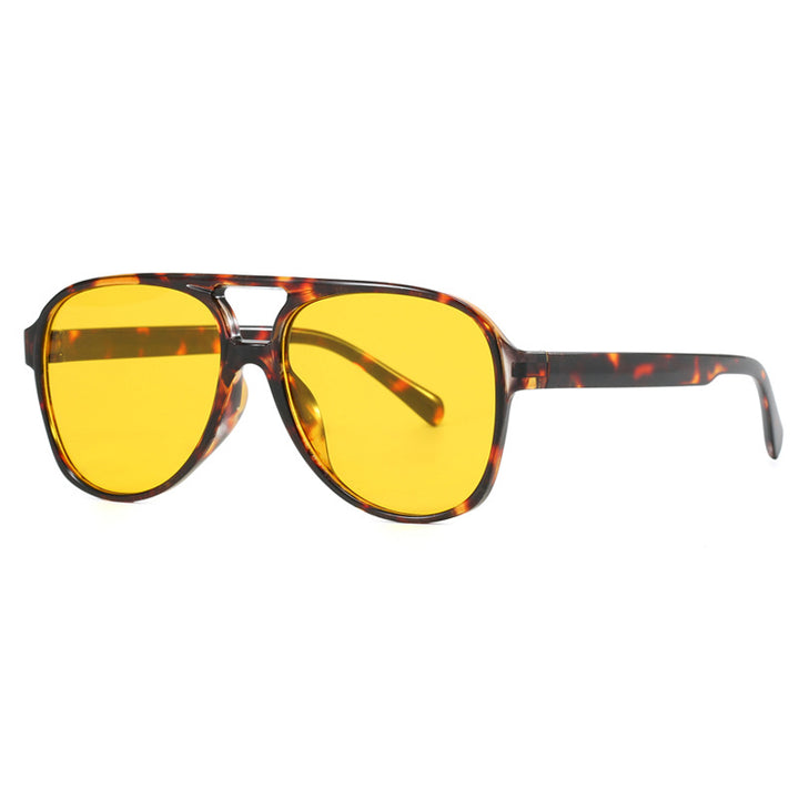 Damer oversized solbrille i sporty-elegant design Luvikno