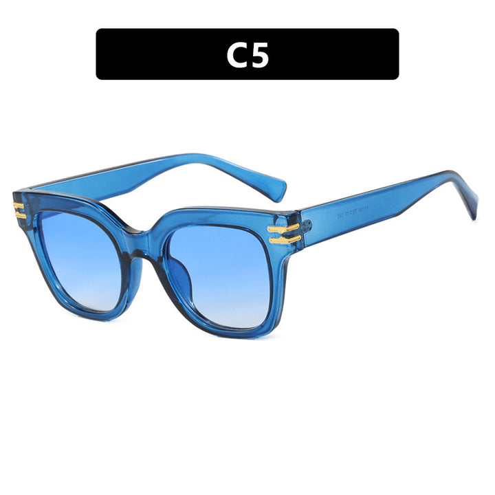 Dame moteriktig solbrille med elegante aksenter Luvikno