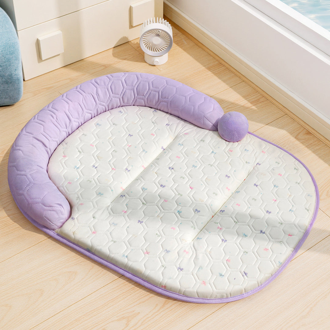 Unisex nan polstret babyspillmatte med hevet hodepute og sklisikker underside Luvikno