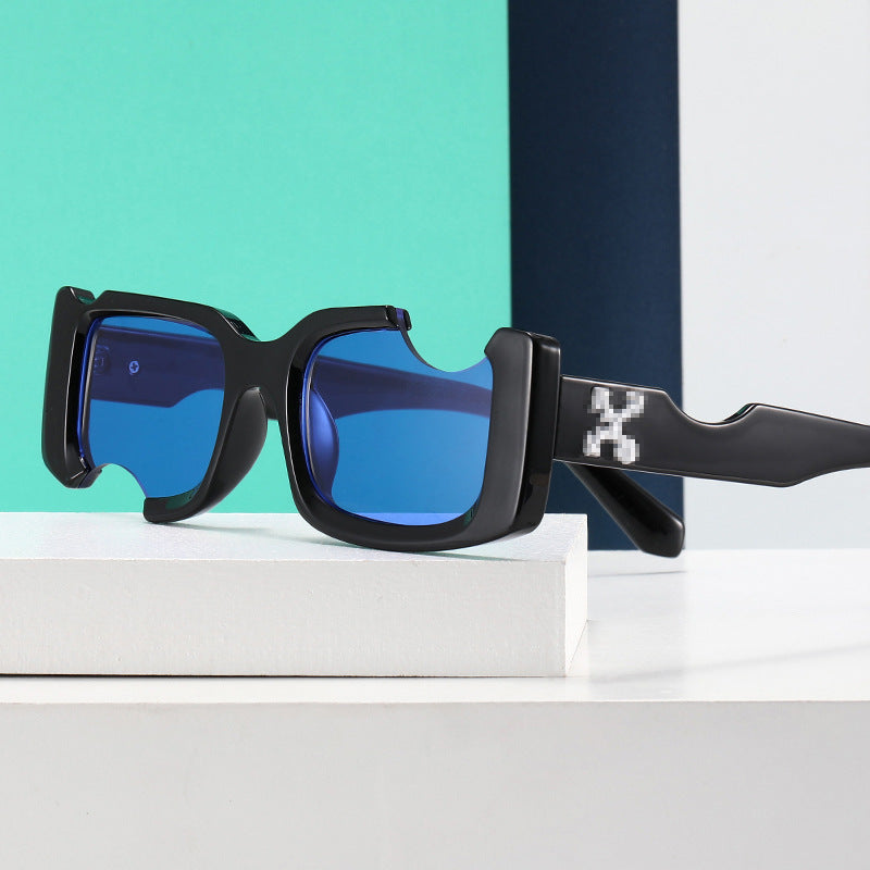 Dame eksklusiv moderne solbrille med futuristisk design Luvikno