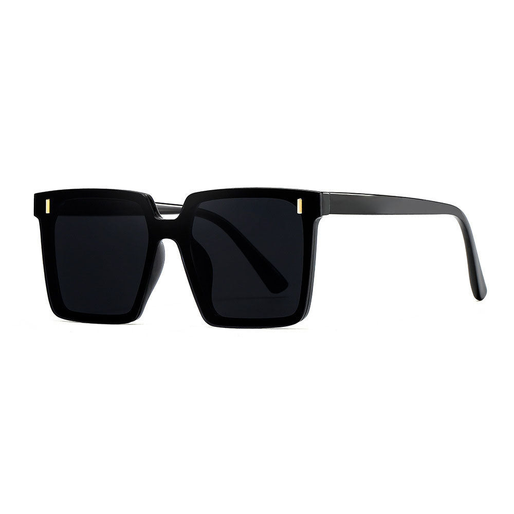 Dame moteriktig kvadratisk solbrille med stilig ramme Luvikno