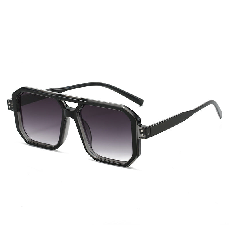 Dame moteriktig solbrille i moderne åttekantet design Luvikno