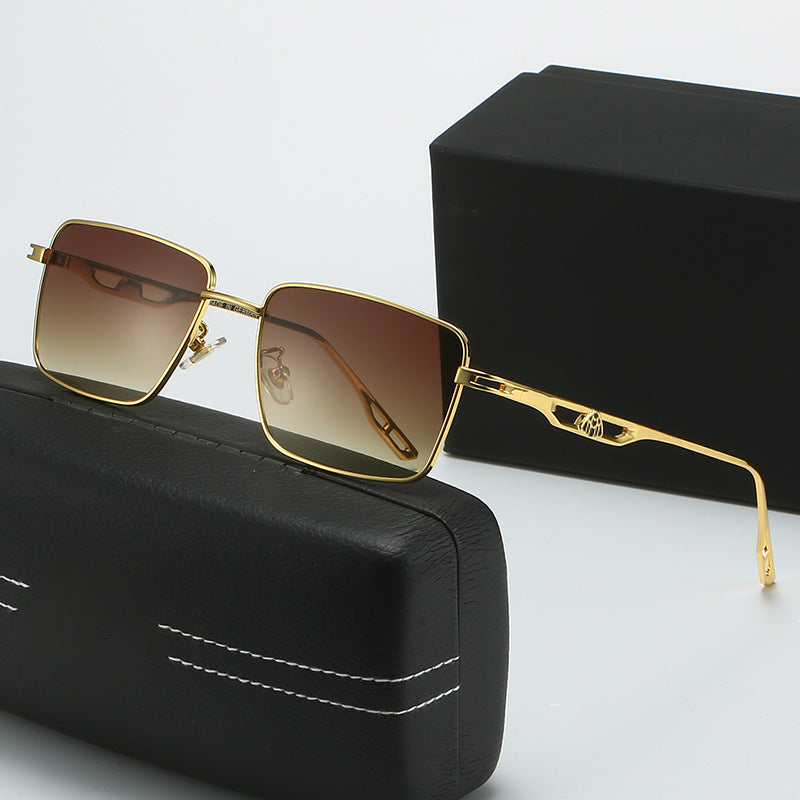 Dame luksus solbrille med markant geometrisk ramme og polarisert glass Luvikno