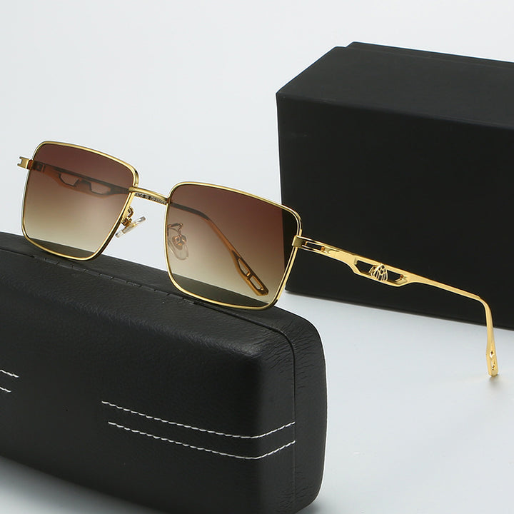 Dame luksus solbrille med markant geometrisk ramme og polarisert glass Luvikno