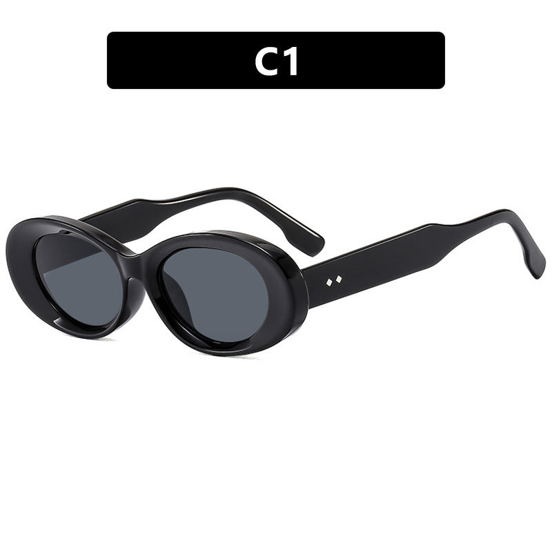 Dame moteriktig solbrille i elegant retrostil Luvikno