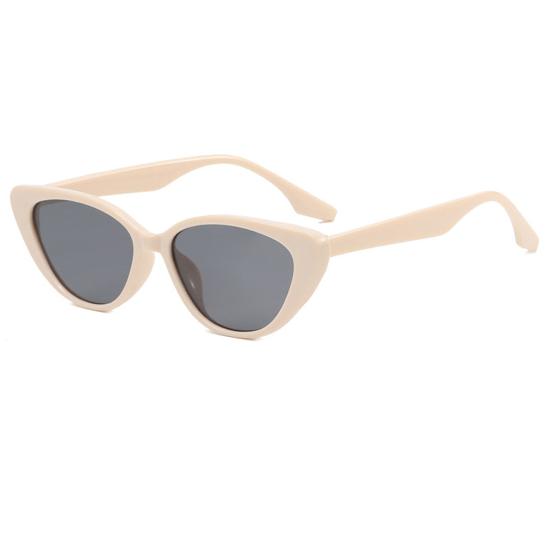Dame Kattøye Solbrille med moderne ramme Luvikno