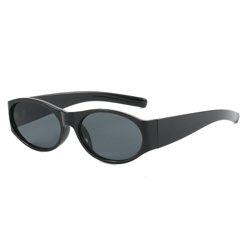 Dame motesolbrille med elegant, oval design og UV-beskyttelse Luvikno
