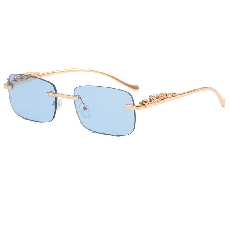 Dame designer solbrille med fin metallramme og luksuriøse detaljer Luvikno