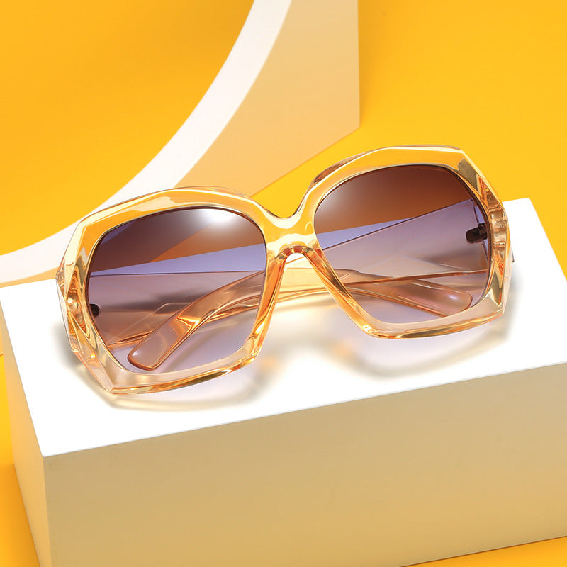 Dame Designer-solbrille i innovativ polygon-design Luvikno