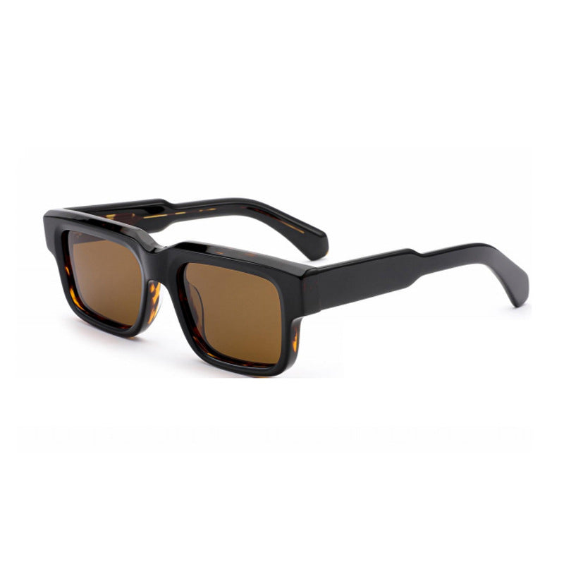 Dame kvadratisk solbrille med komfortabel, robust ramme Luvikno