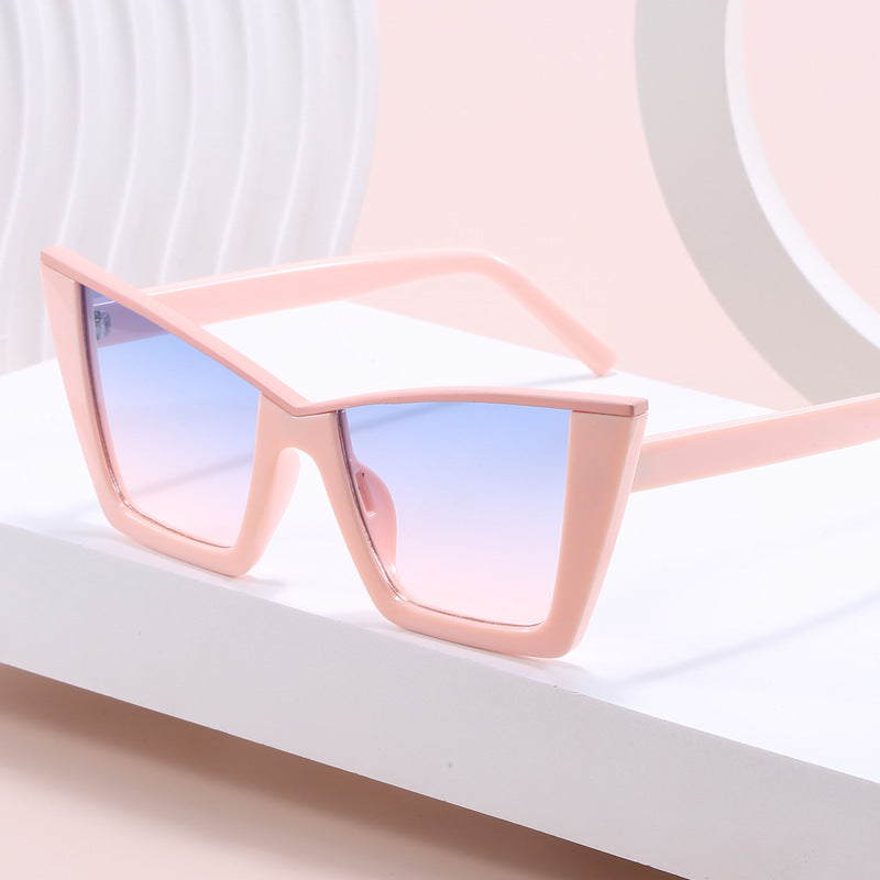 Dame firkantet solbrille med gullige detaljer Luvikno