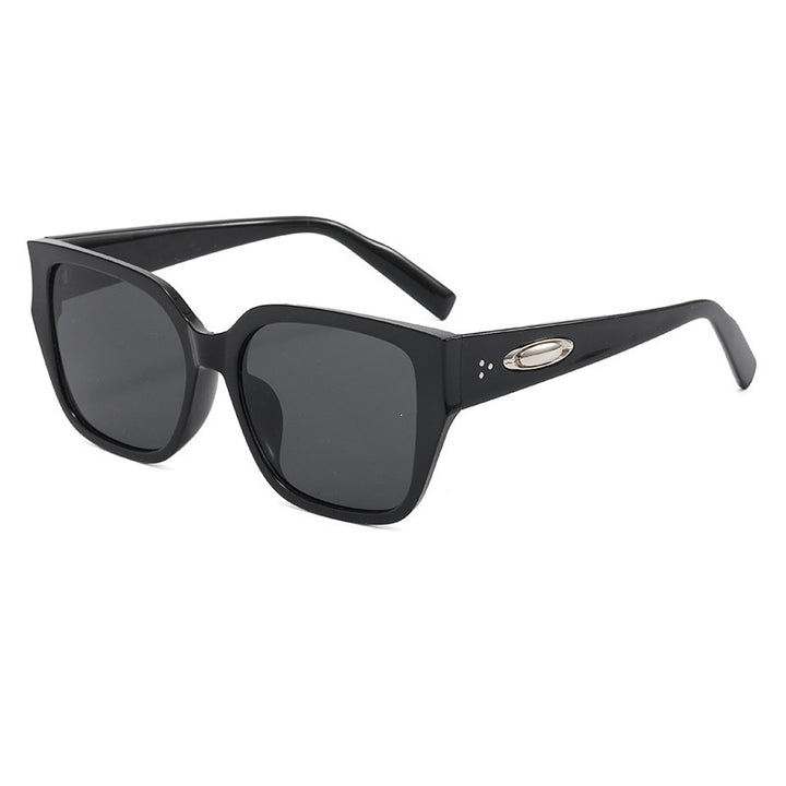 Dame solbrille i moderne kvadratisk design med klare linser Luvikno
