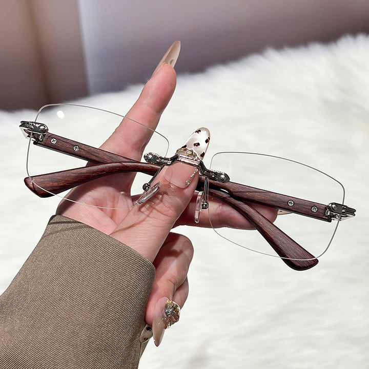 Dame ekstravagant moteriktig solbrille med innovativ ramme Luvikno