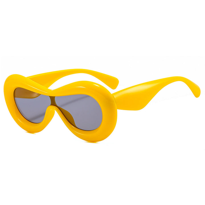Dame moteriktig solbrille med nostalgisk sving Luvikno