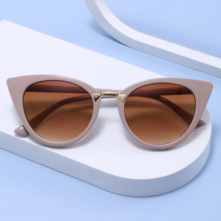 Dame Cat-Eye solbrille med elegant gull detaljer Luvikno