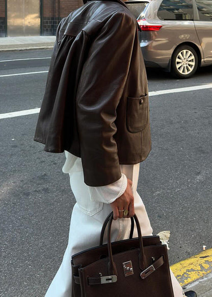 Luvik | Lyhennetty nappikaulus keinonahkatakki