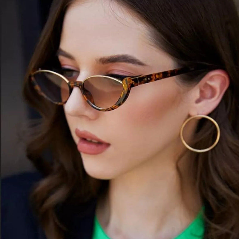 Dame elegant solbrille i stilfull kattøye-design Luvikno