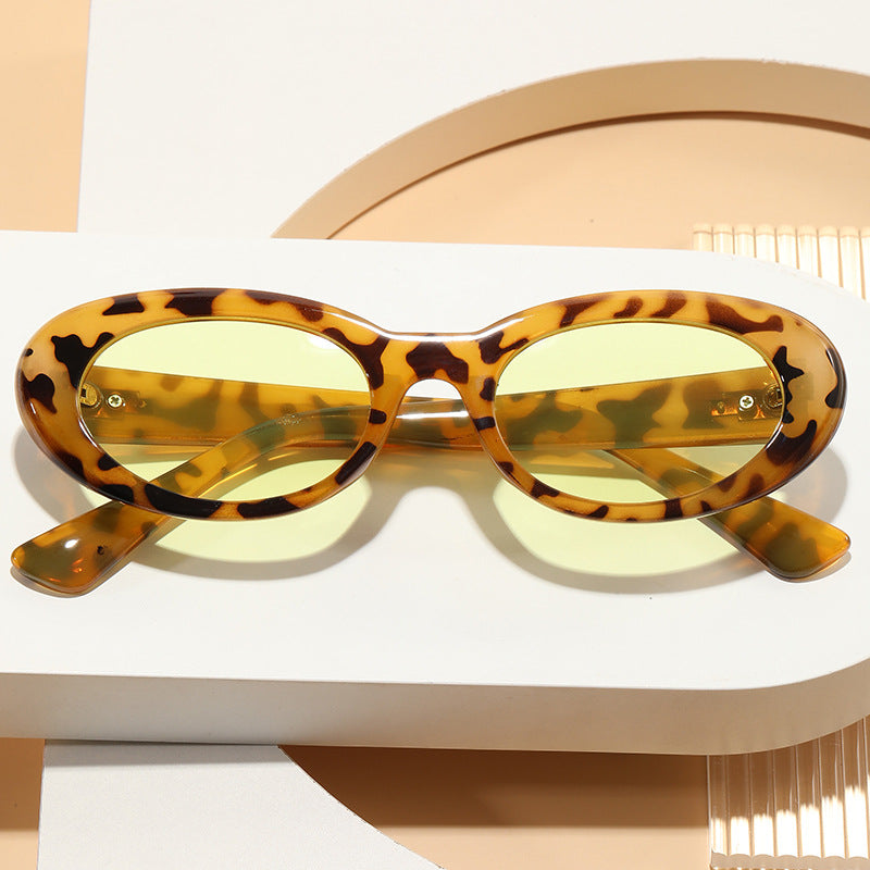 Dame elegant ovalformet solbrille med høykvalitets glass Luvikno