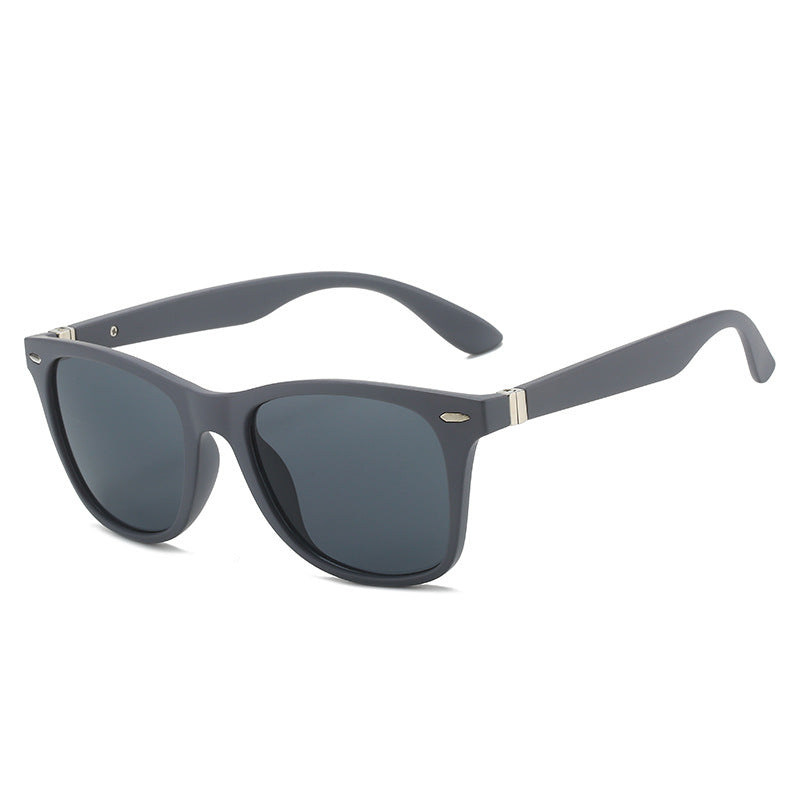Dame moteriktig solbrille med beskyttende UV-beskyttelse og trendy design Luvikno