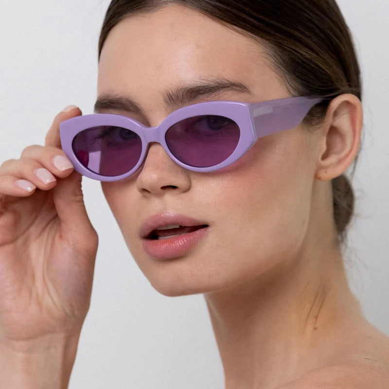 Dame Cat-Eye solbriller i stilfullt plastdesign Luvikno