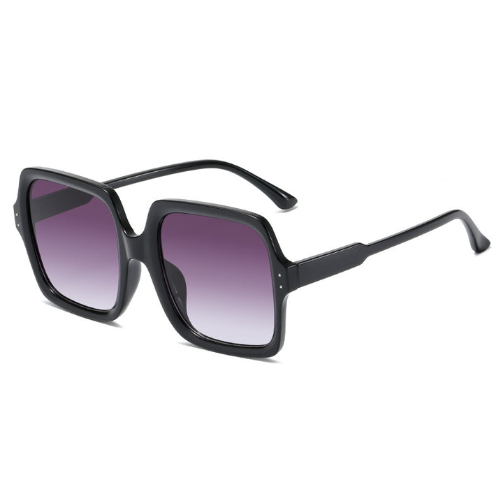 Dame moteriktig oversized solbrille med moderne design Luvikno