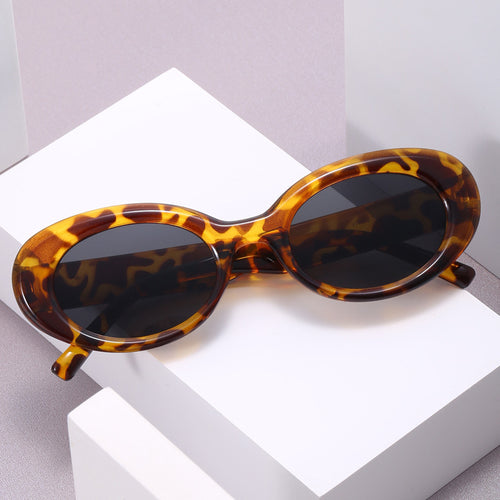 Damer oversized solbrille i moderne design Luvikno